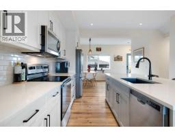 Primary Bedroom - 49 River Heights Drive, Cochrane, AB T4C0Y1 Photo 9