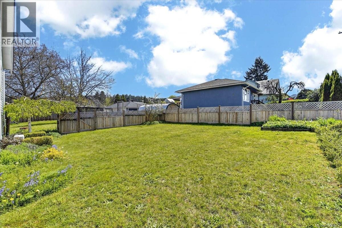 2893 11th Ave - 49