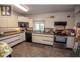 Entrance - 13 3060 Harriet Rd, Saanich, BC V9A1T5 Photo 11
