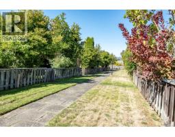 13 3060 Harriet Rd, Saanich, BC V9A1T5 Photo 41