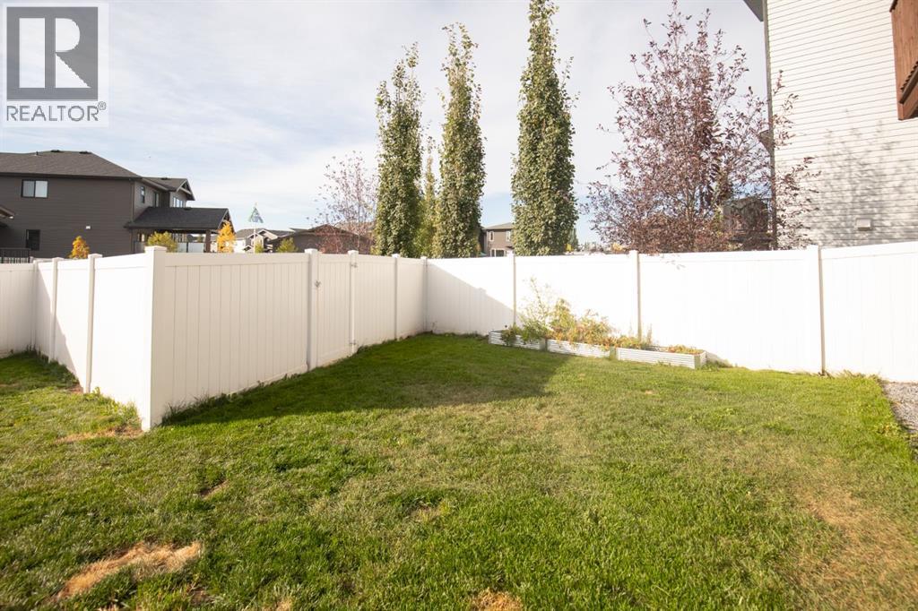 Listing photo – 234 LIVINGSTON Close, Red Deer