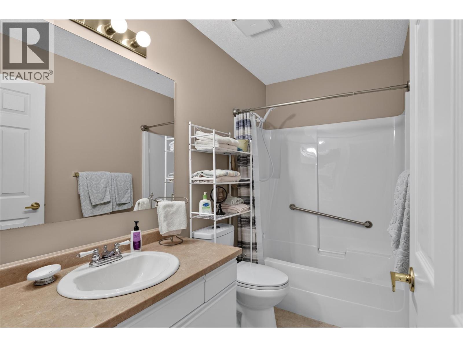 2200 40 Avenue Unit# 3, Vernon