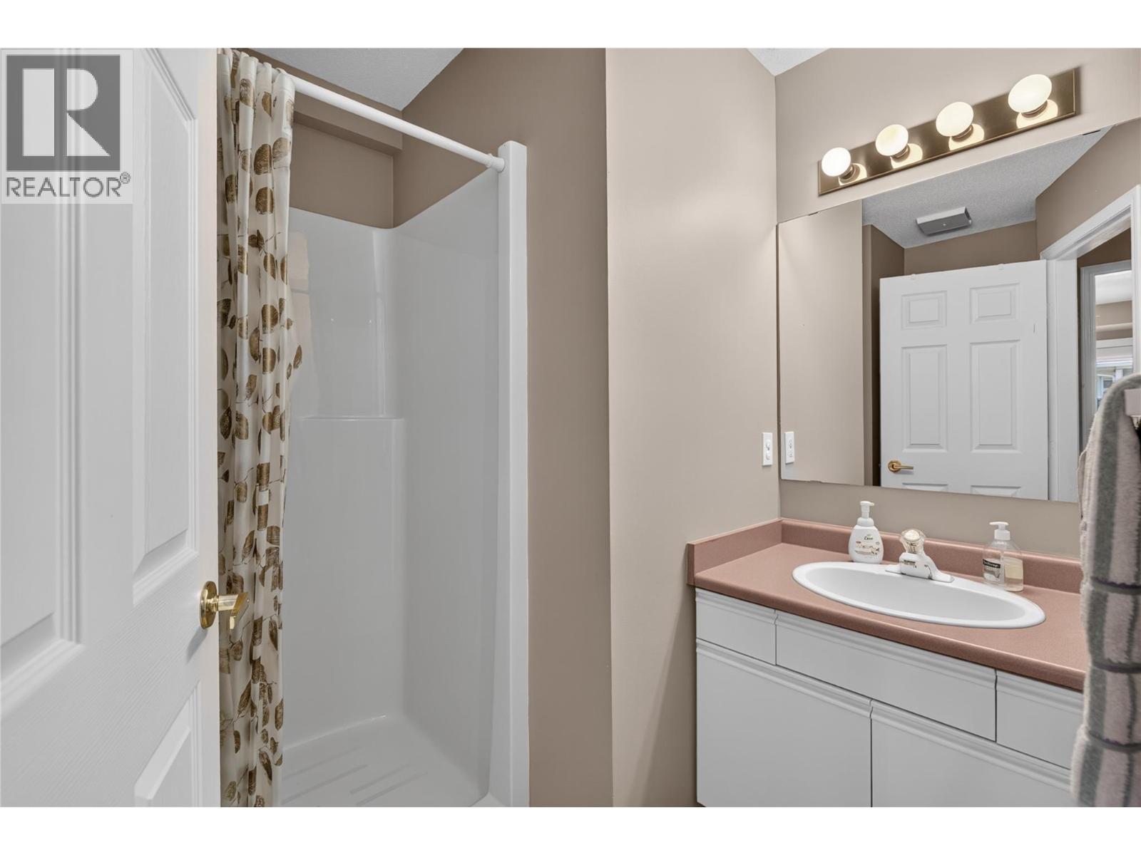 2200 40 Avenue Unit# 3, Vernon
