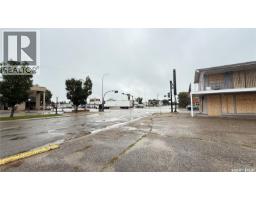 905 4th Street, Estevan, SK S4A0W2 Photo 10