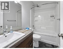 Family room - 5 Macdonnell Court, Battleford, SK S0M0E0 Photo 15