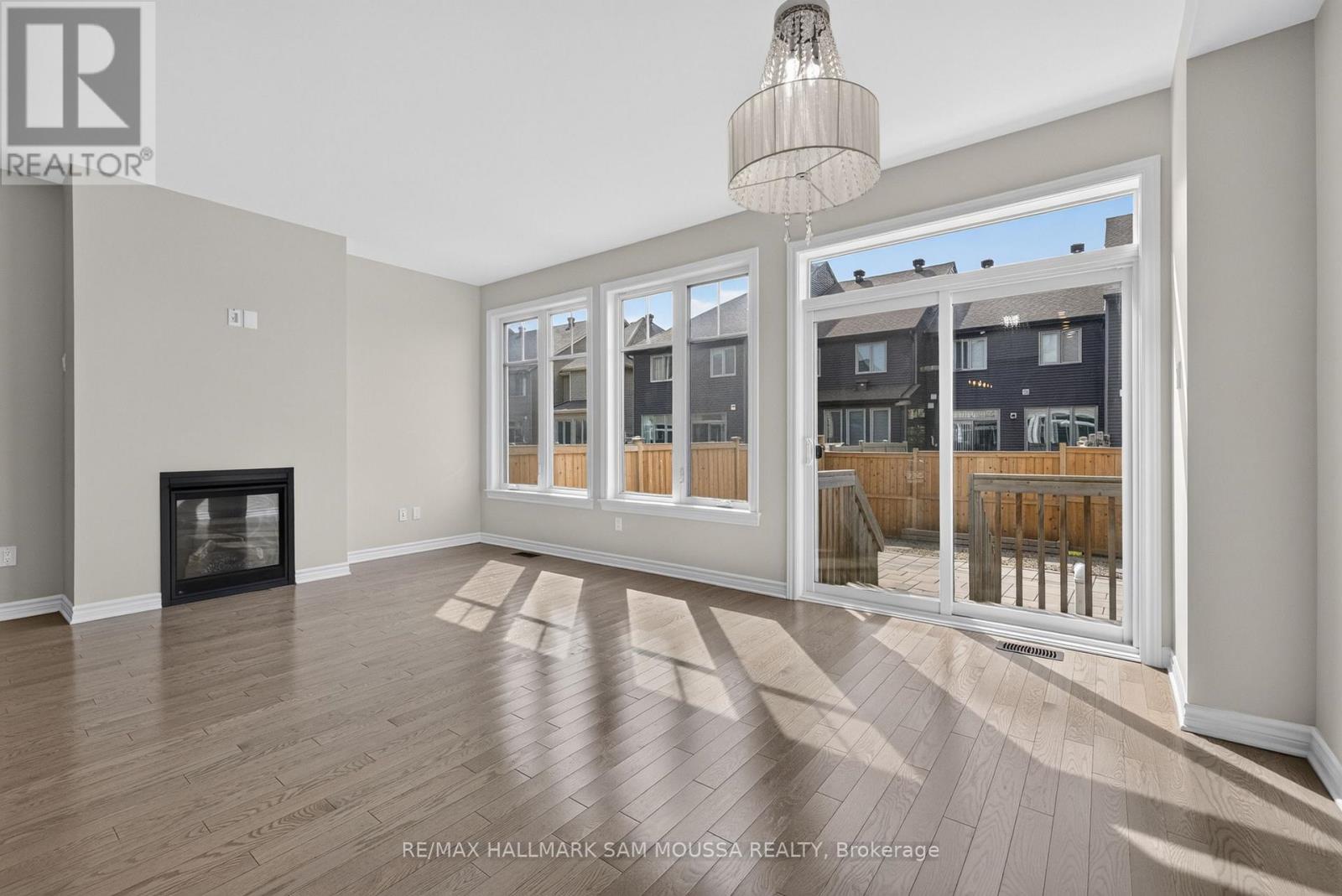 136 LAVATERA STREET - 10