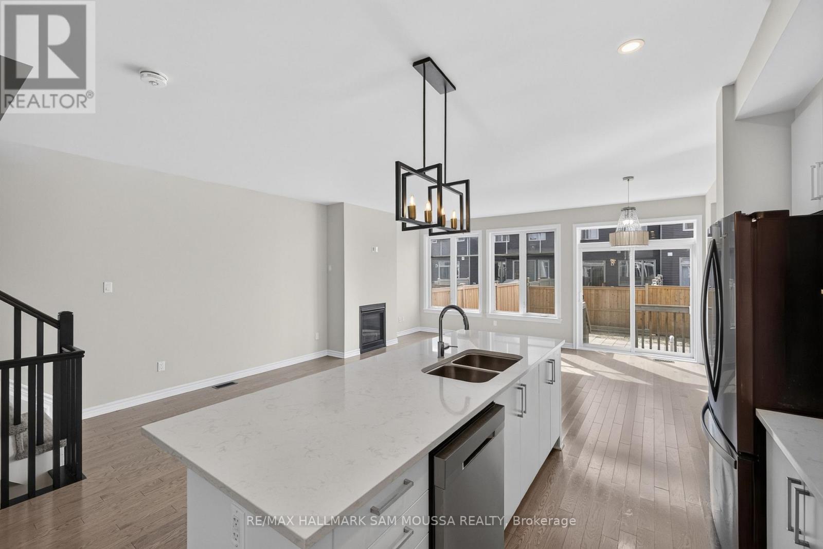136 LAVATERA STREET - 20