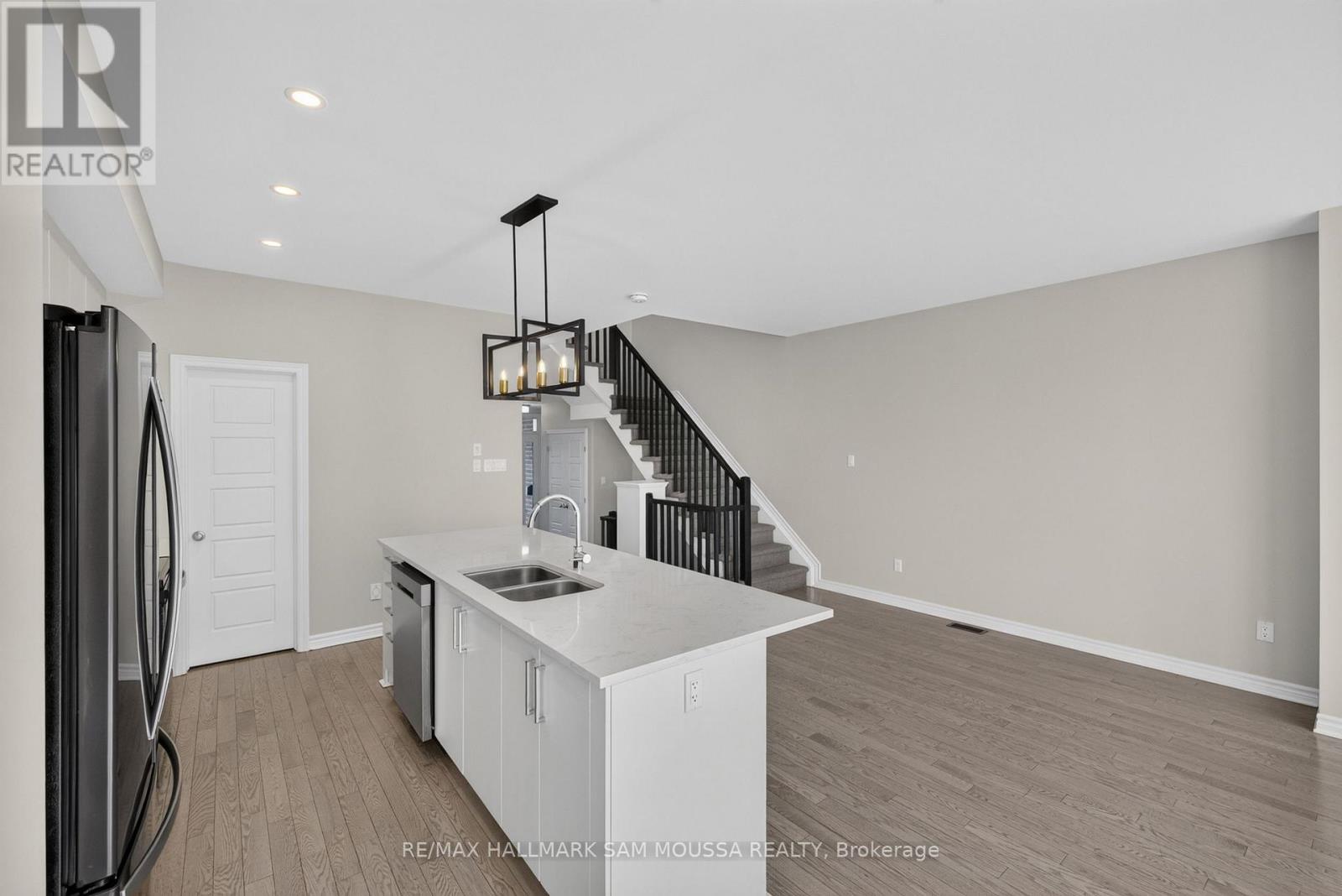 136 LAVATERA STREET - 21