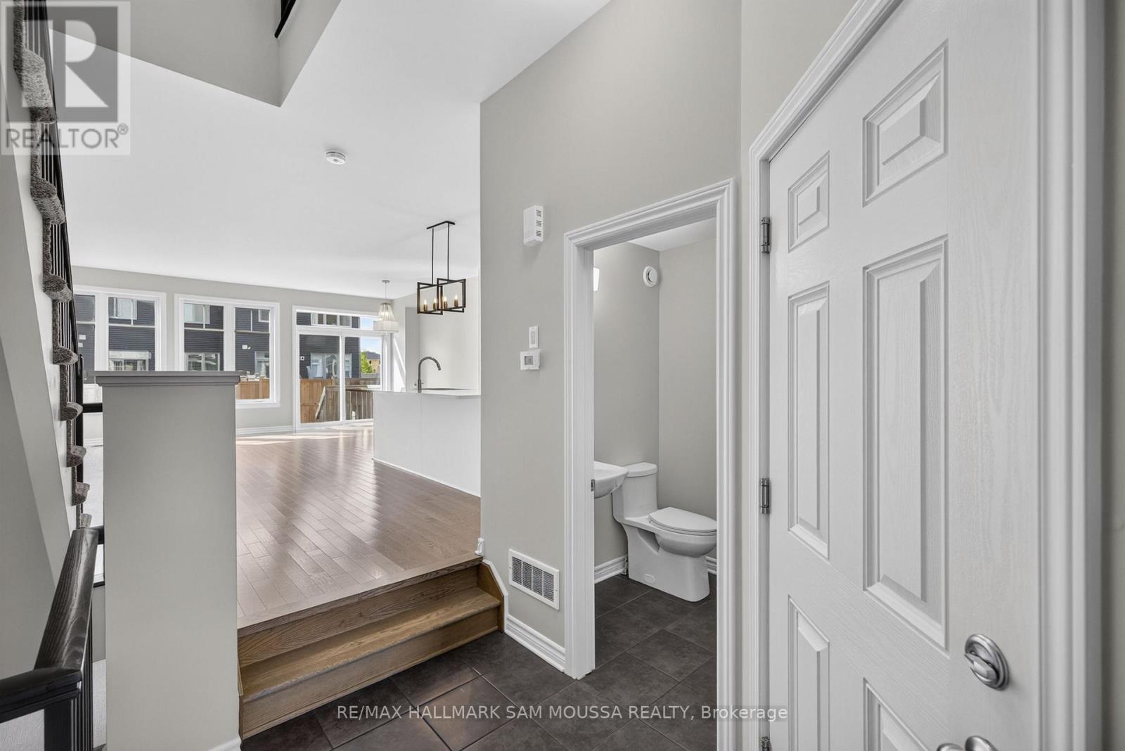 136 LAVATERA STREET - 4