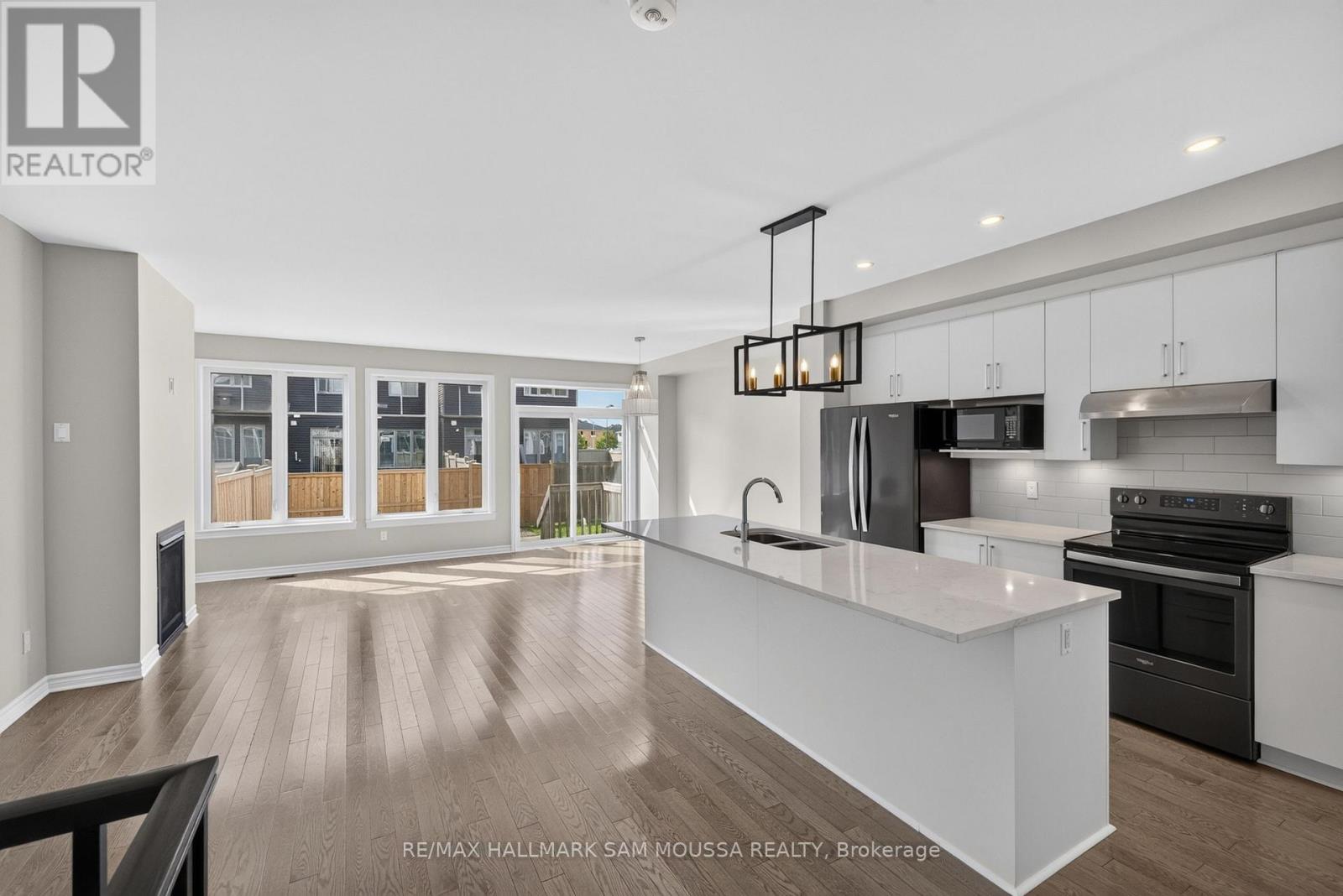 136 LAVATERA STREET - 6