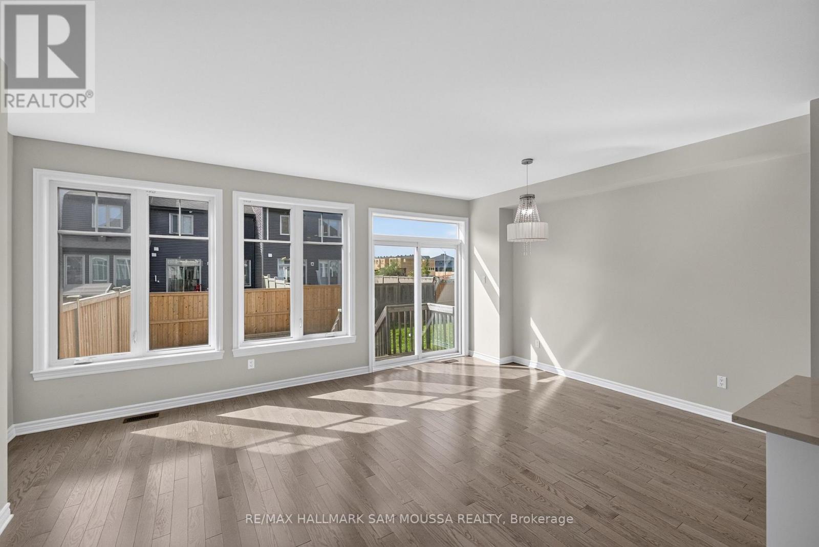 136 LAVATERA STREET, Ottawa — photo 8