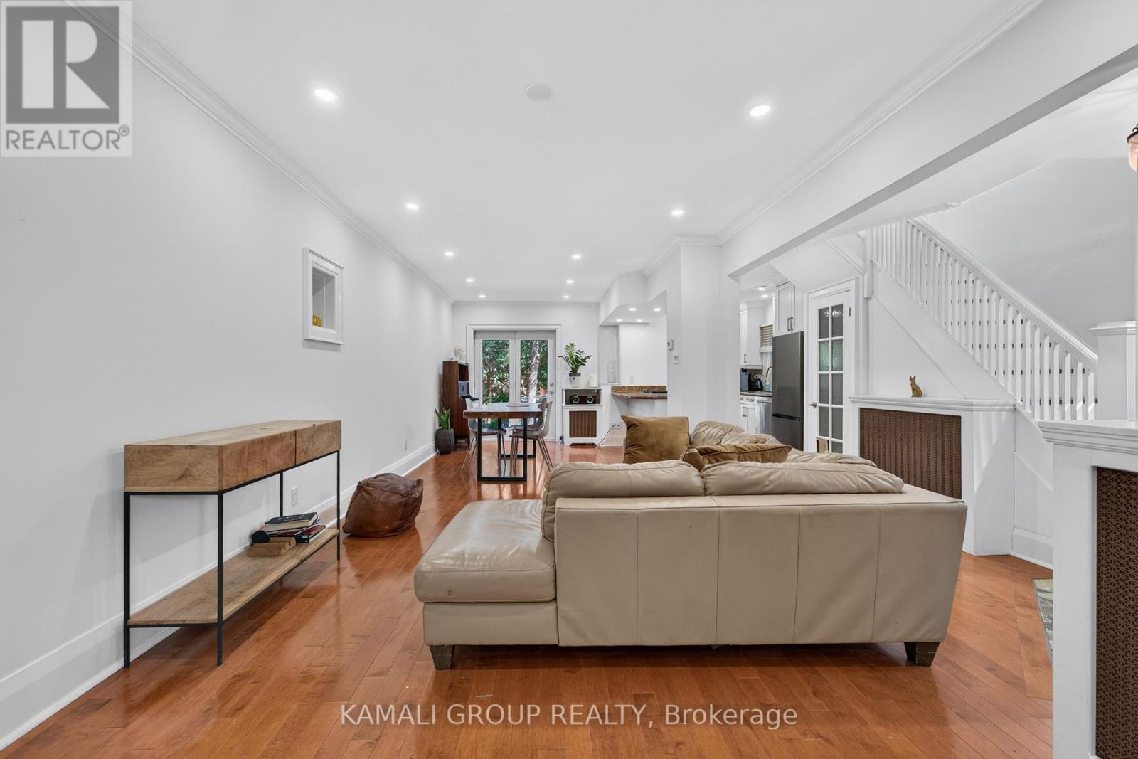 19 BELLE AYRE BOULEVARD, Toronto (Mount Pleasant East) — photo 2