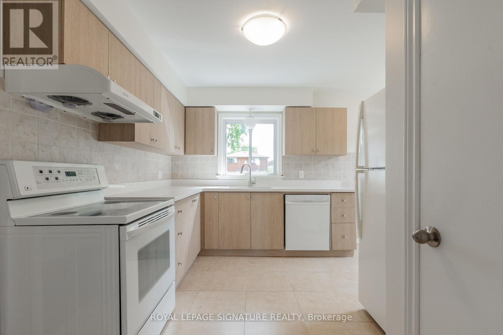 MAIN - 91 BISHOP AVENUE, Toronto (Newtonbrook East) — photo 9
