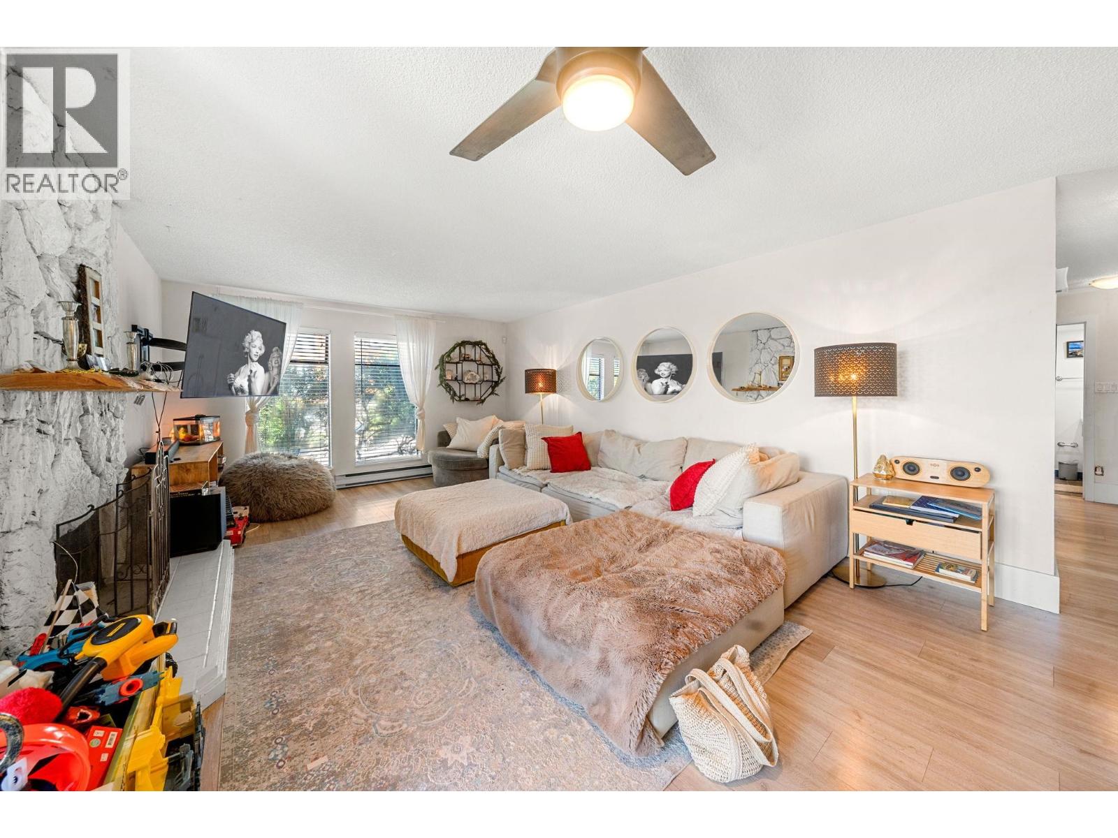 140-142 ST. PATRICKS AVENUE, North Vancouver