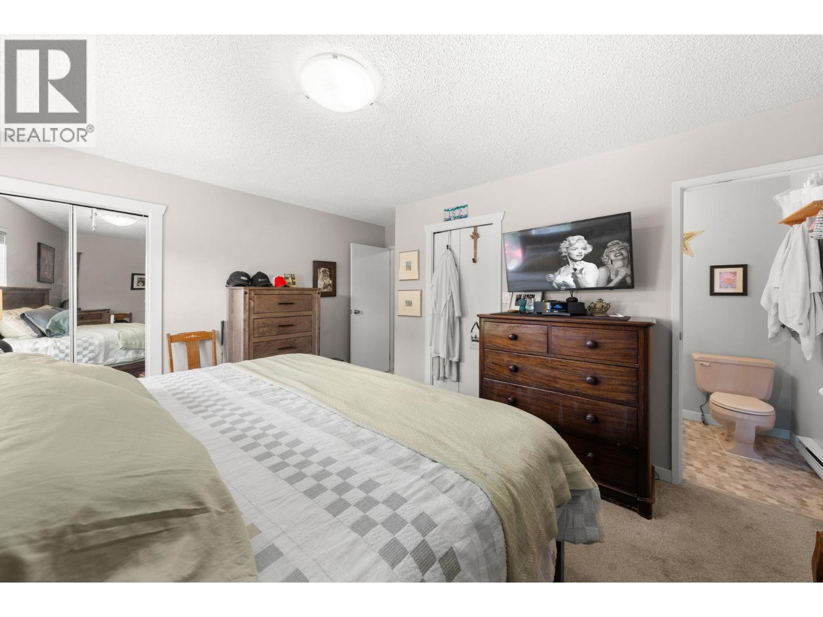 140-142 ST. PATRICKS AVENUE, North Vancouver