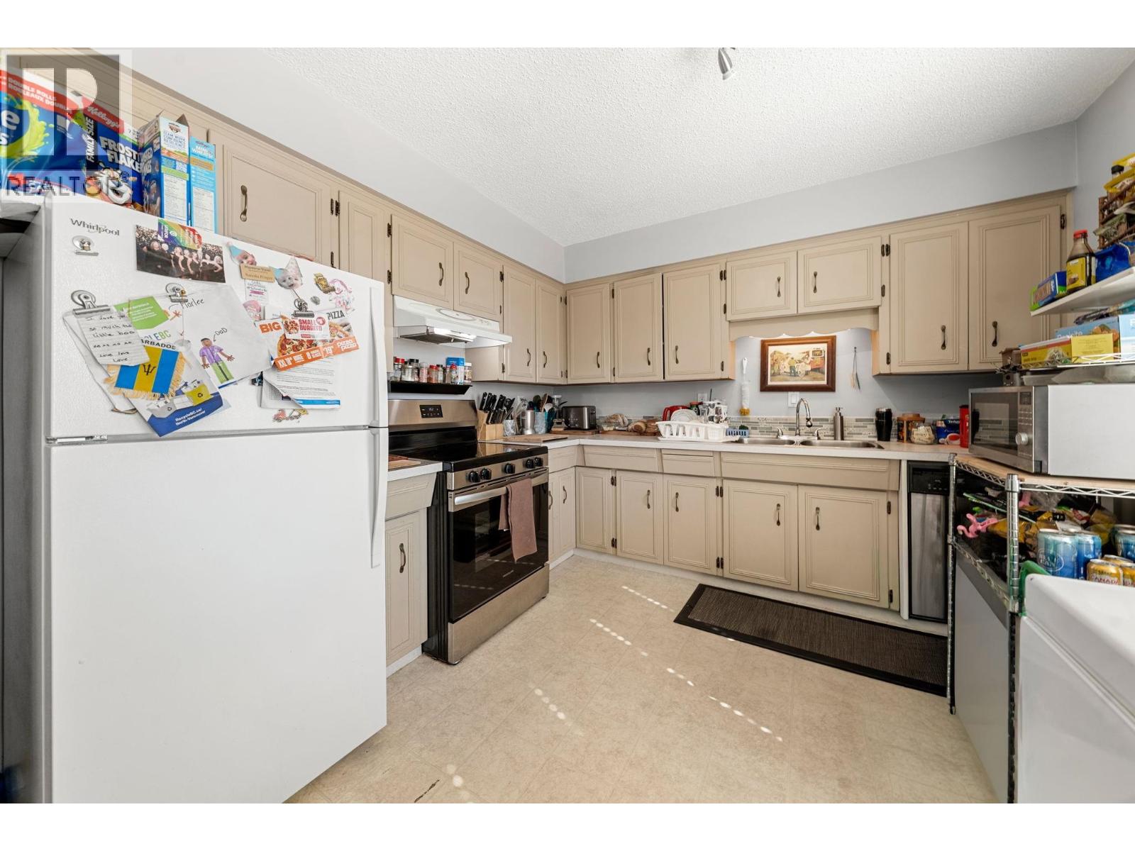 140-142 ST. PATRICKS AVENUE, North Vancouver