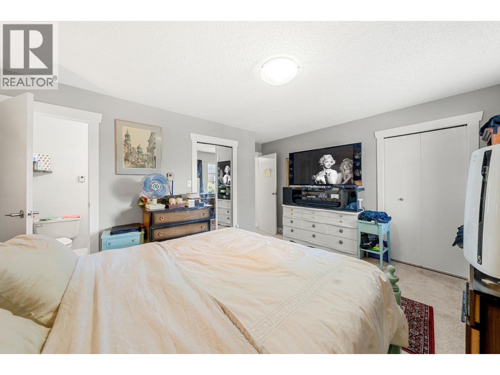 140-142 ST. PATRICKS AVENUE, North Vancouver