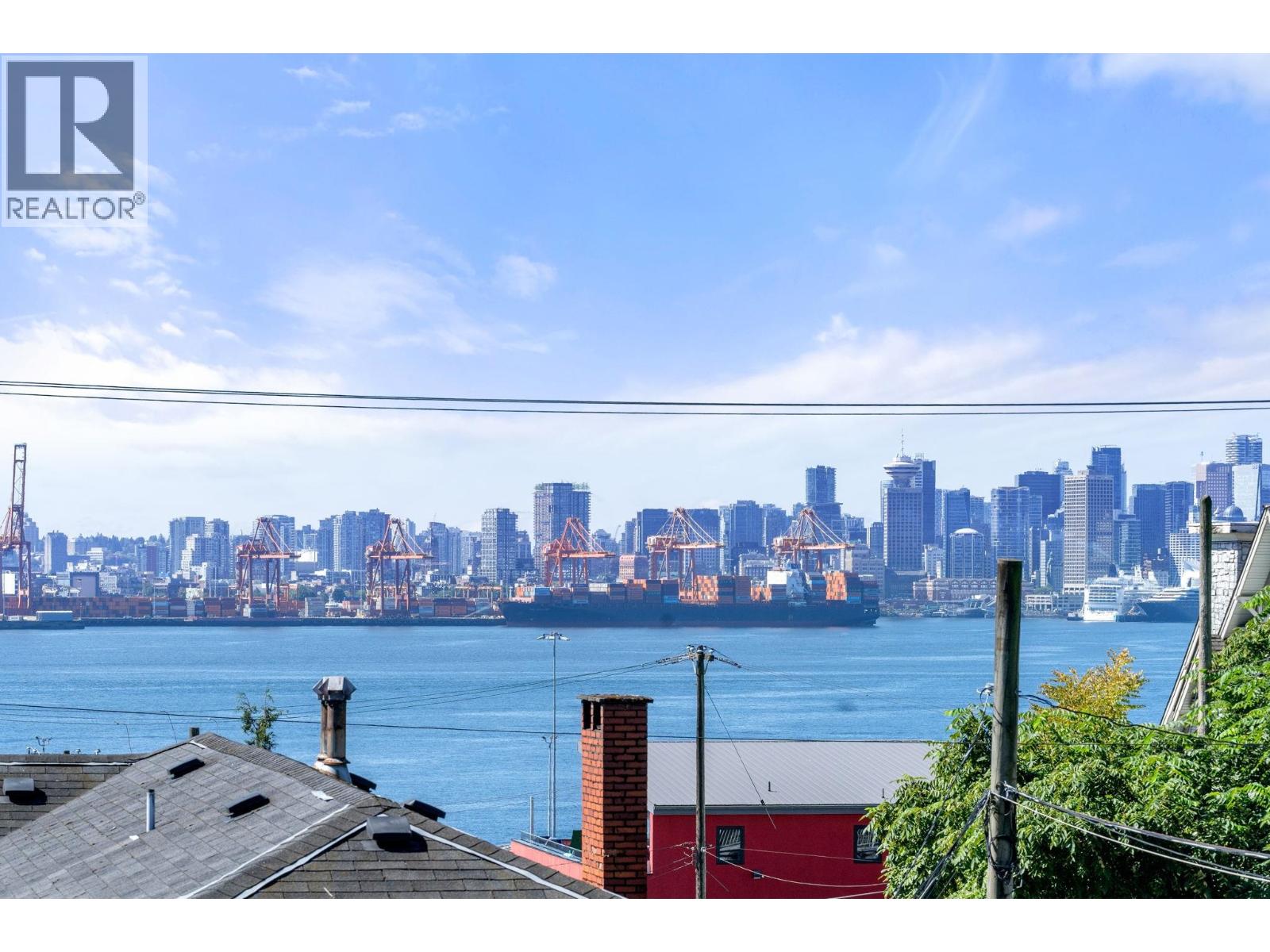 140-142 ST. PATRICKS AVENUE, North Vancouver