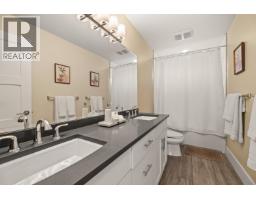 1712 Nanaimo Street, New Westminster, BC V3M2G6 Photo 24