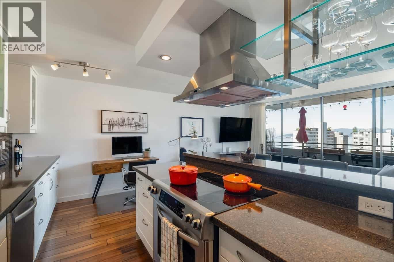 #1703 1725 PENDRELL Street, Vancouver, British Columbia, V6G2X7, Vancouver, British Columbia — photo 4 of 5