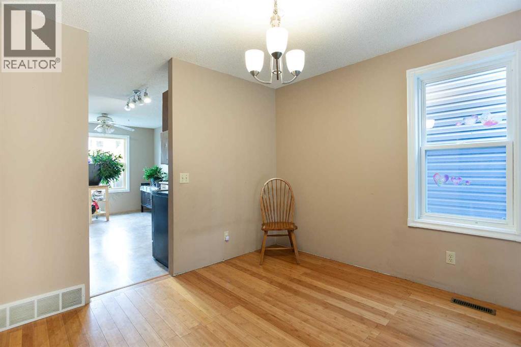 127 Shawinigan Drive SW - photo 12