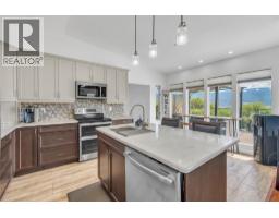 Kitchen - 5319 White Street, Summerland, BC V0H1Z7 Photo 9