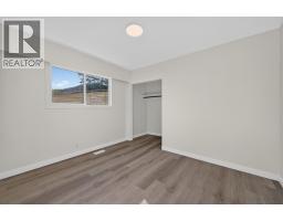 2257/2259 Valleyview Drive, Kamloops, BC V2C4C8 Photo 10