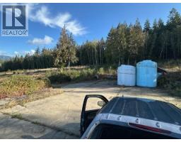 5586 Tanner Ave, Powell River, BC L0L0L0 Photo 10