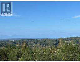 5586 Tanner Ave, Powell River, BC L0L0L0 Photo 8