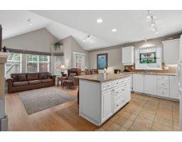 96 15500 Rosemary Heights Crescent, Surrey, BC V3Z0K1 Photo 13