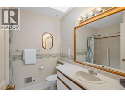 464 Quatsino Rd, Qualicum Beach, BC V9K1B5 Photo 20
