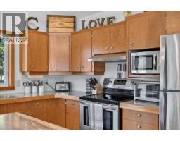 8427 Grainger Road, Canal Flats, BC V0B1B0 Photo 28