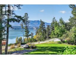 Full bathroom - 8427 Grainger Road, Canal Flats, BC V0B1B0 Photo 6