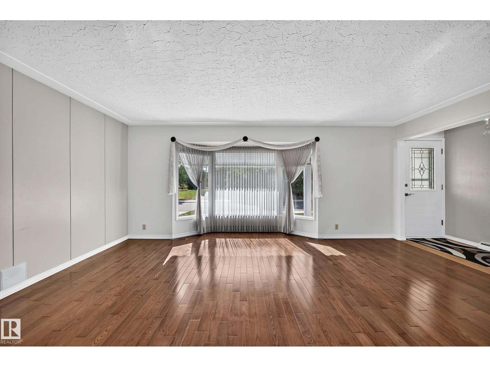8816 131A AV NW - Image 16