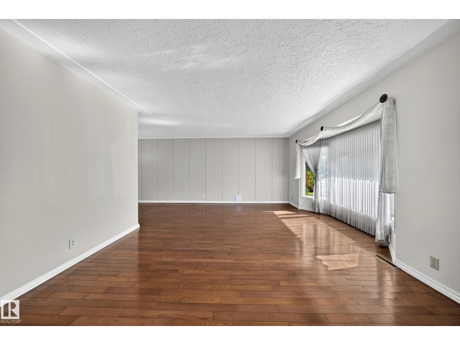 8816 131A AV NW - Image 12