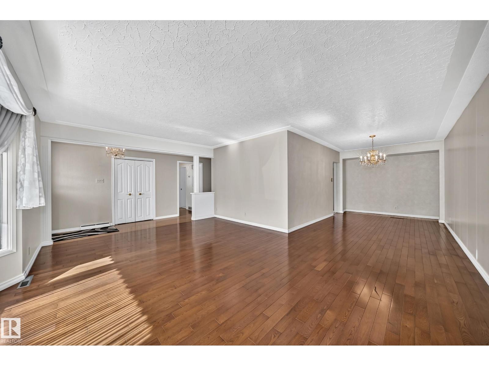 8816 131A AV NW - 14