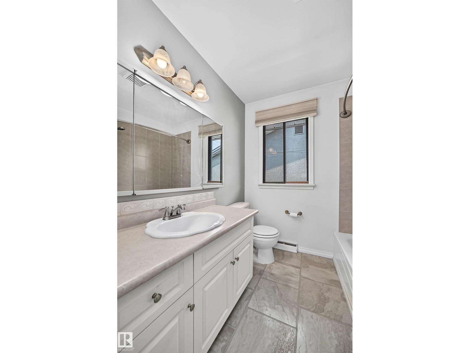 8816 131A AV NW - 31