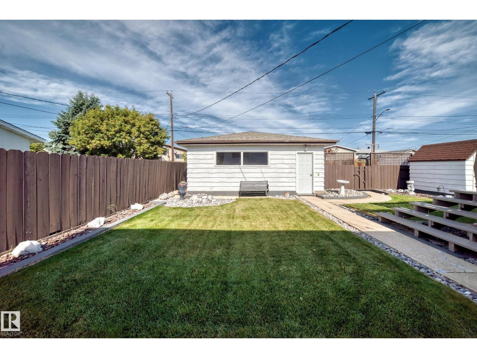 8816 131A AV NW - 62