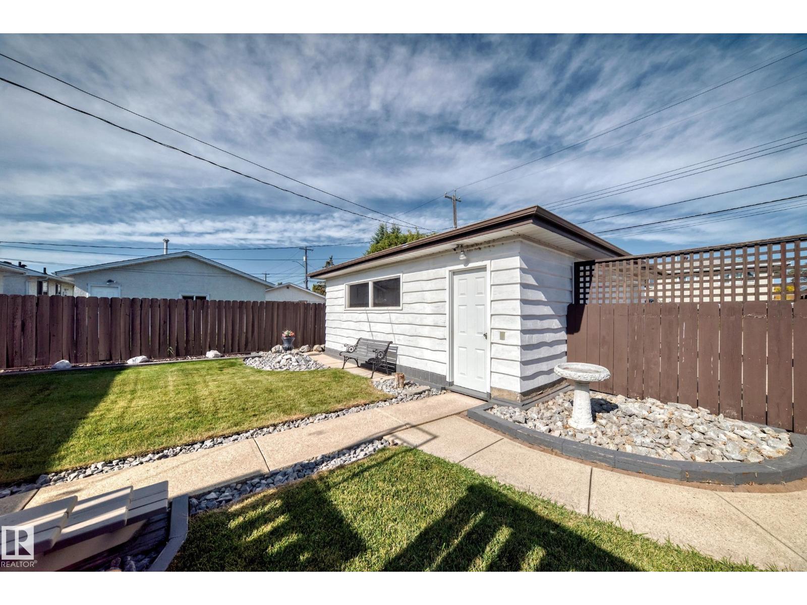 8816 131A AV NW - Image 64
