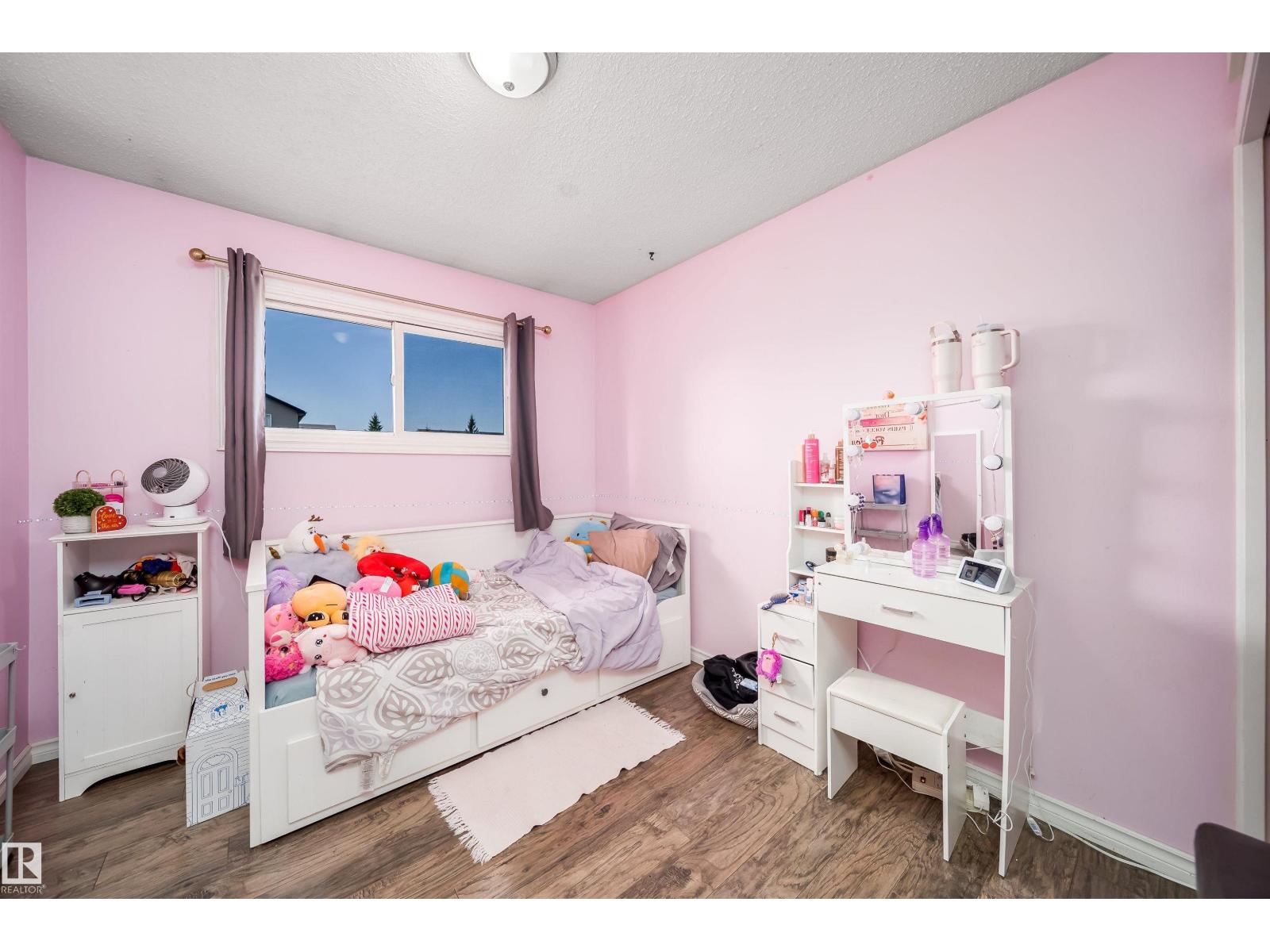 4104 44 ST - 19