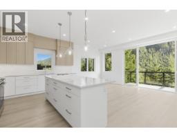 2 2098 Crumpit Woods Drive, Squamish, BC V8B0T6 Photo 10