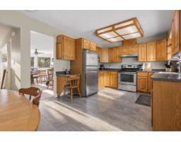 14287 73a Avenue, Surrey, BC V3W2R9 Photo 8
