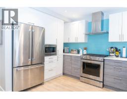 Kitchen - 207 1820 Maple Ave S, Sooke, BC V9Z0N9 Photo 10