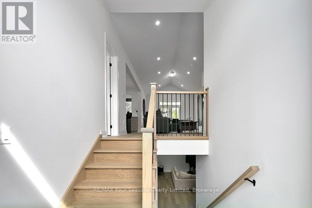 91 SUMMER VIEW AVENUE, Collingwood — photo 4