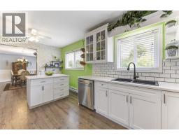 Kitchen - 650 Ford Road, Kelowna, BC V1X3E1 Photo 6
