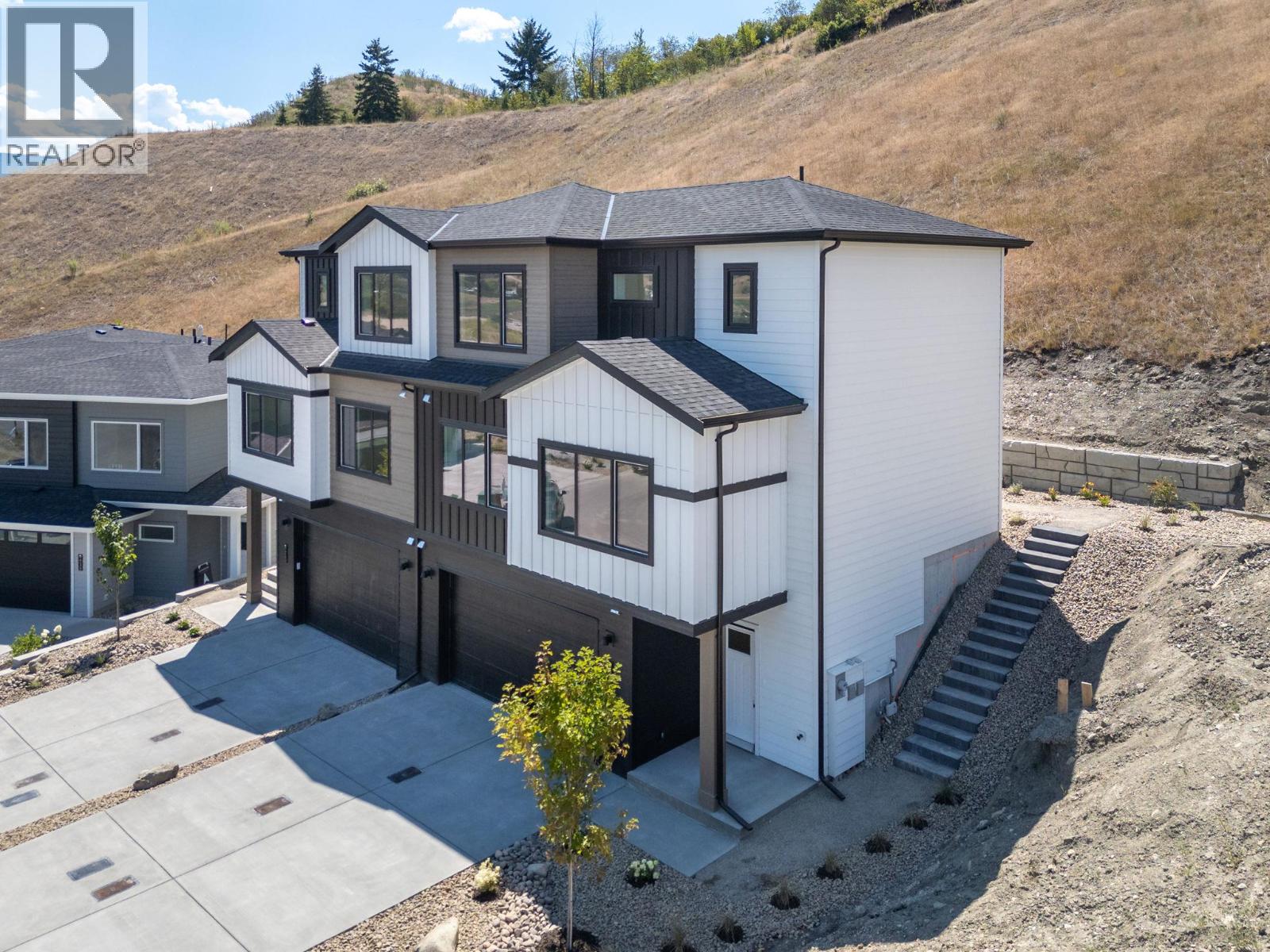 430 Arrowleaf Rise, Coldstream, British Columbia, V1B2M4, Coldstream, British Columbia — photo 2 of 5