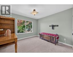 784 Rosewood Crescent, Kamloops, BC V2H1S4 Photo 32