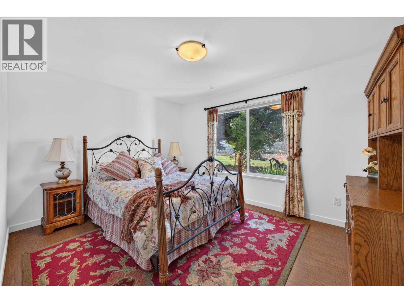 784 Rosewood Crescent - 30