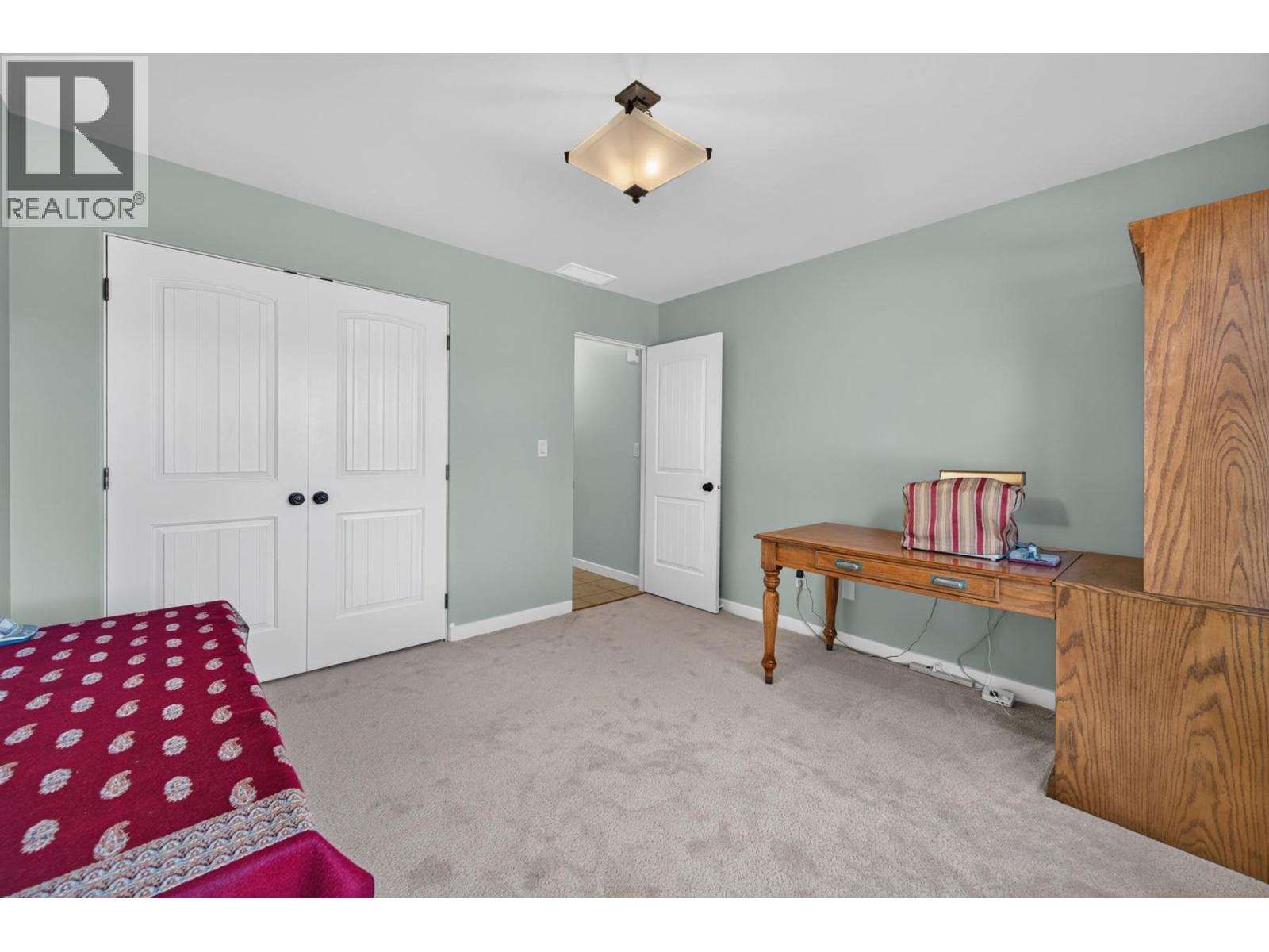 784 Rosewood Crescent - 33