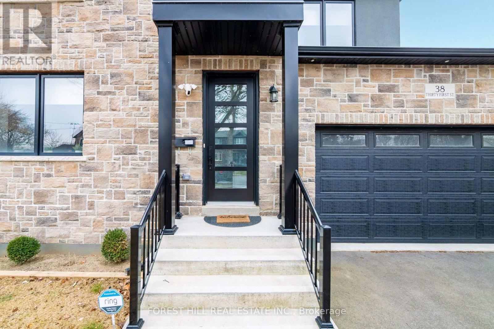 38 THIRTY FIRST STREET, Toronto (Long Branch) — photo 2